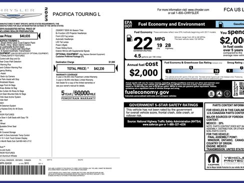 Used 2023 Chrysler Pacifica Touring-L image 3