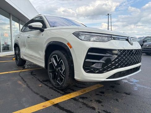 New 2026 Volkswagen Tiguan SEL R-Line AWD/4WD image 14