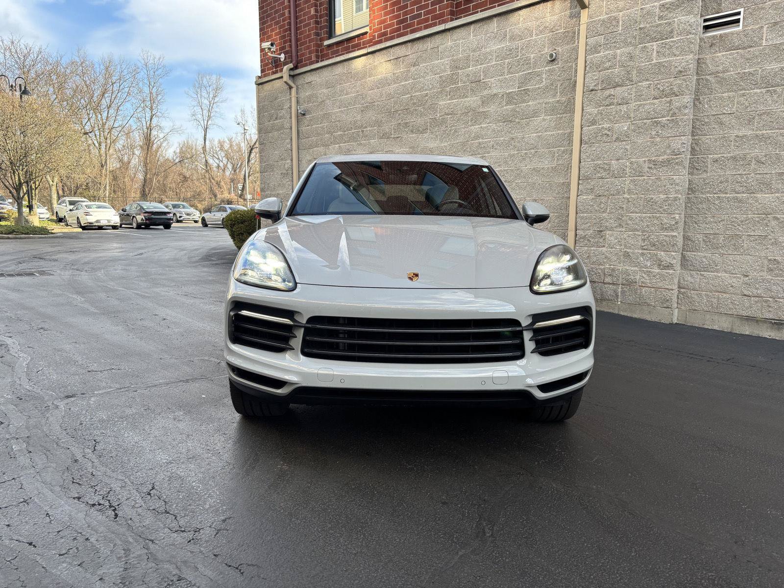 Used 2022 Porsche Cayenne Platinum Edition AWD/4WD image 4