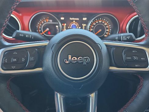 Used 2023 Jeep Gladiator Rubicon w/ Cold Weather Group AWD/4WD image 21