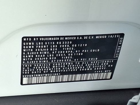 New 2026 Volkswagen Tiguan SE R-Line image 11