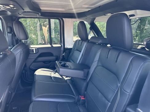 Used 2022 Jeep Wrangler Unlimited Sahara w/ Cold Weather Group AWD/4WD image 13