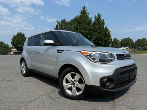 Used 2019 Kia Soul FWD image 2
