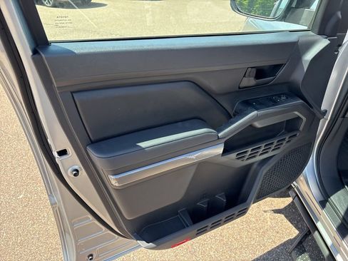 Certified 2026 Toyota Tacoma SR5 AWD/4WD image 12