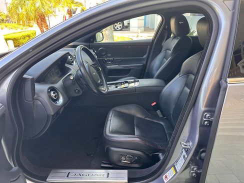Used 2014 Jaguar XJ R LWB RWD image 22