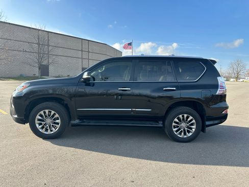 Used 2016 Lexus GX 460 Luxury image 2