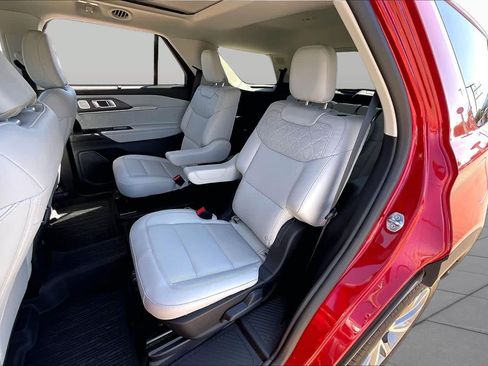 Used 2025 Ford Explorer Platinum w/ Ultimate Package AWD/4WD image 21