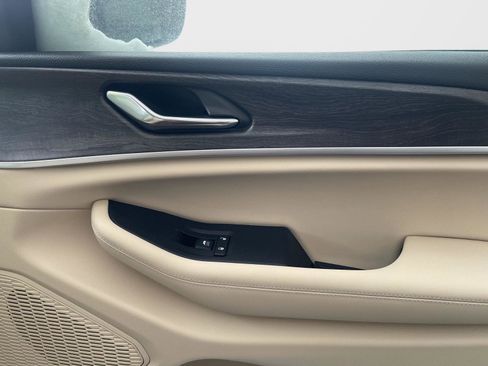 New 2025 Jeep Grand Cherokee L Limited image 11