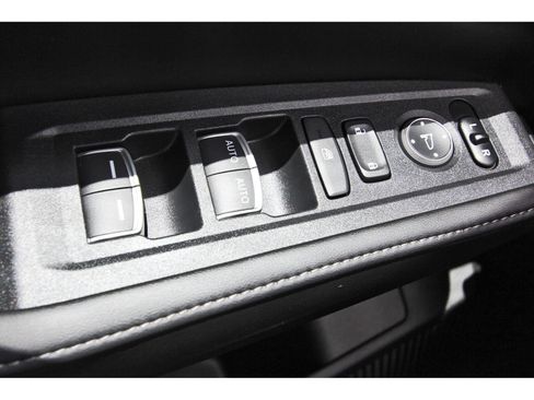 Used 2025 Honda Accord Sport image 19