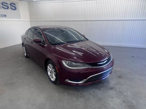 Used 2016 Chrysler 200 Limited image 3