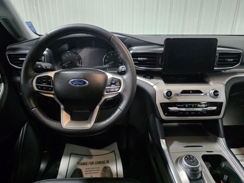 Used 2024 Ford Explorer XLT w/ Equipment Group 202A AWD/4WD image 8