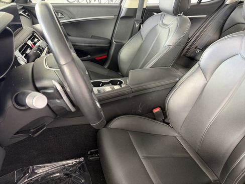 Used 2025 Genesis G70 2.5T AWD/4WD image 19