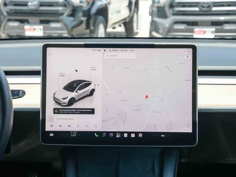 Used 2022 Tesla Model Y Long Range AWD/4WD image 13