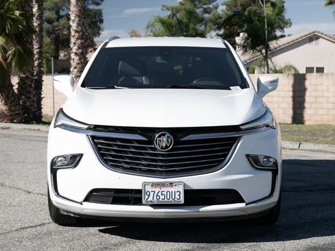 Used 2023 Buick Enclave Essence image 2