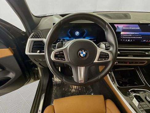 Used 2024 BMW X5 sDrive40i w/ M Sport Package image 11