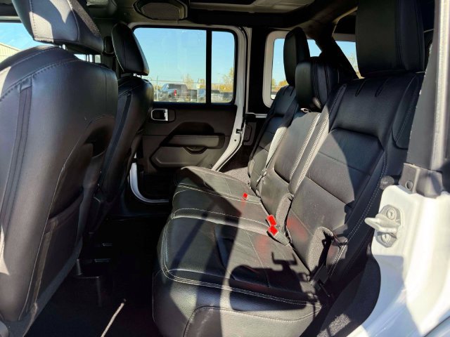 Used 2019 Jeep Wrangler Unlimited Sahara AWD/4WD image 13