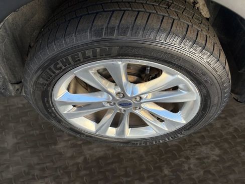 Used 2018 Ford Explorer XLT w/ Equipment Group 202A image 35