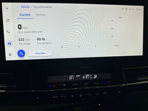 Used 2025 Toyota Sienna XLE image 35