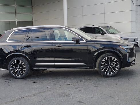 Certified 2025 Volvo XC90 B6 Plus image 2