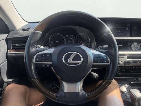 Used 2016 Lexus ES 350 w/ Navigation System Package FWD image 16