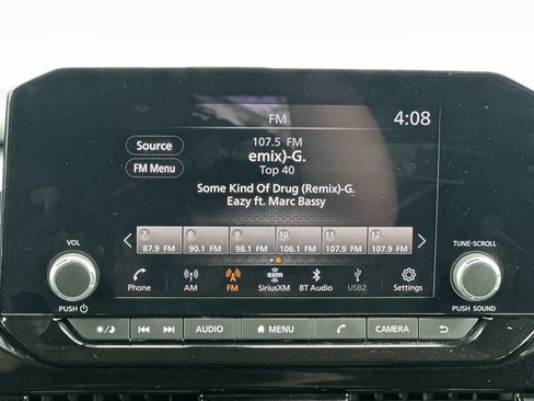 Used 2024 Nissan Pathfinder SV FWD image 26