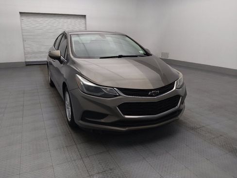 Used 2018 Chevrolet Cruze LT FWD image 13