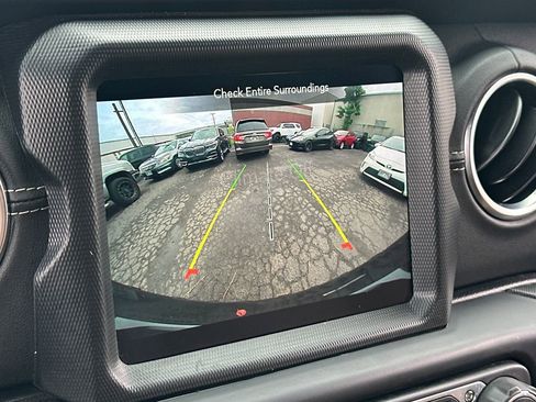 Used 2022 Jeep Wrangler Unlimited Rubicon 4xe image 17