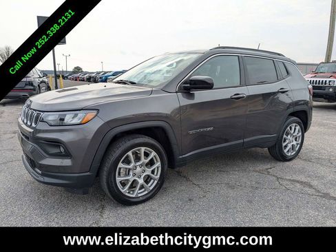 Used 2023 Jeep Compass Latitude w/ Sun and Sound Group image 8