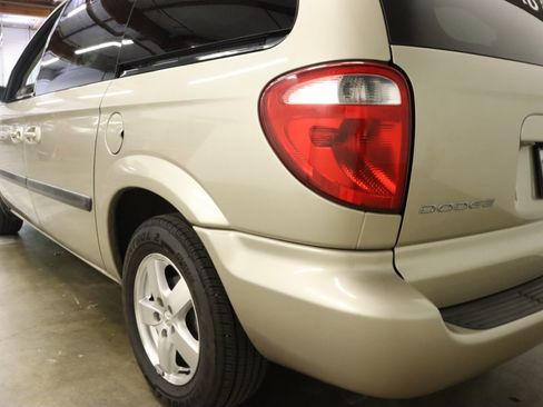 Used 2007 Dodge Caravan SXT w/ Popular Equipment Group I FWD image 39