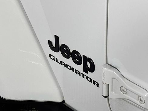 Used 2021 Jeep Gladiator Mojave AWD/4WD image 23
