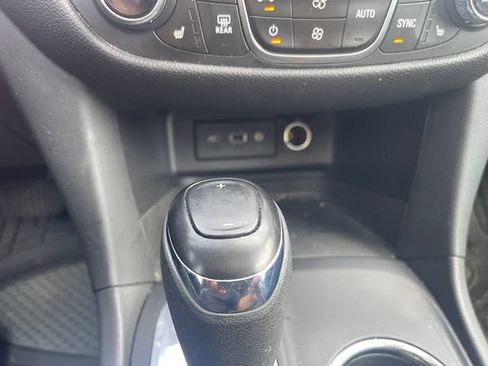 Used 2020 Chevrolet Equinox LT AWD/4WD image 17
