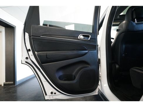 Used 2015 Jeep Grand Cherokee Limited w/ Luxury Group II AWD/4WD image 15