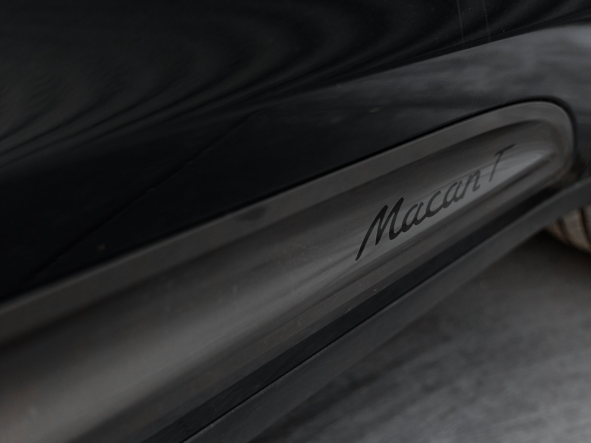 Certified 2026 Porsche Macan Turbo AWD/4WD image 37