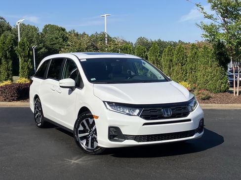 Certified 2025 Honda Odyssey EX-L image 2