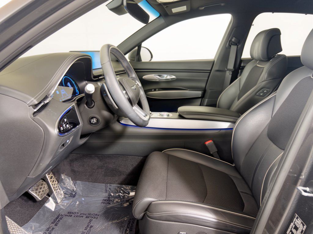 Used 2024 Genesis GV70 2.5T w/ Sport Prestige Package AWD/4WD image 5
