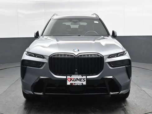 Used 2024 BMW X7 xDrive40i w/ M Sport Package image 8