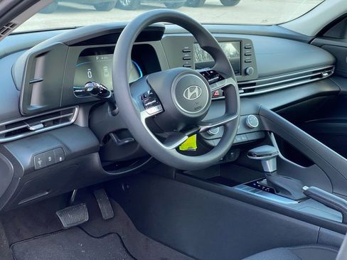 New 2026 Hyundai Elantra SE image 10