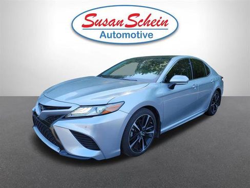 Used 2018 Toyota Camry XSE FWD image 1