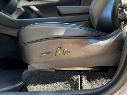 Used 2021 Tesla Model Y Long Range AWD/4WD image 27