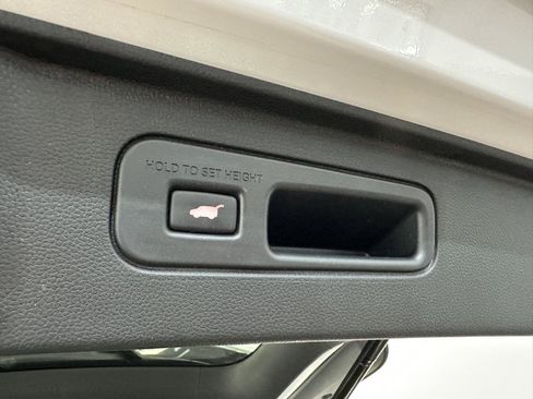 Certified 2025 Honda Pilot Elite image 33