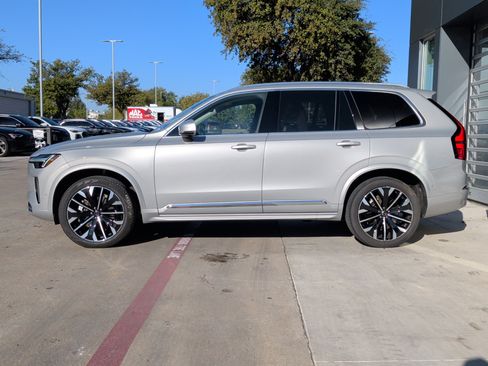 Used 2025 Volvo XC90 B6 Plus image 6