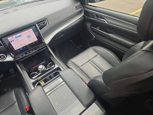 Used 2022 Jeep Wagoneer Series II AWD/4WD image 35