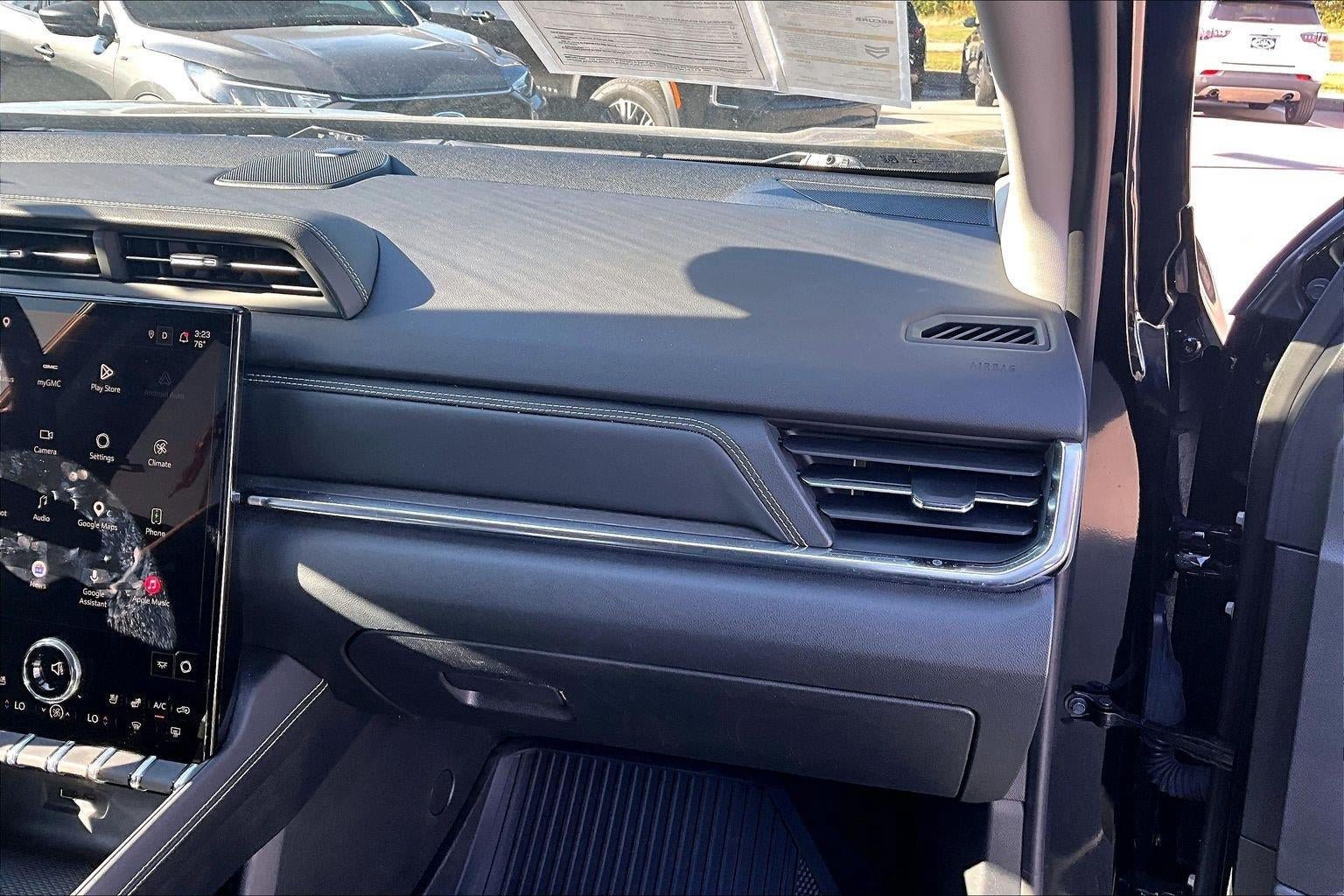 Used 2026 GMC Terrain Denali w/ LPO, Floor Liner Package AWD/4WD image 14