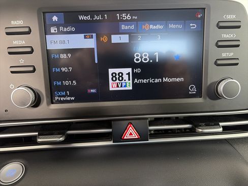 Certified 2022 Hyundai Elantra SEL FWD image 18
