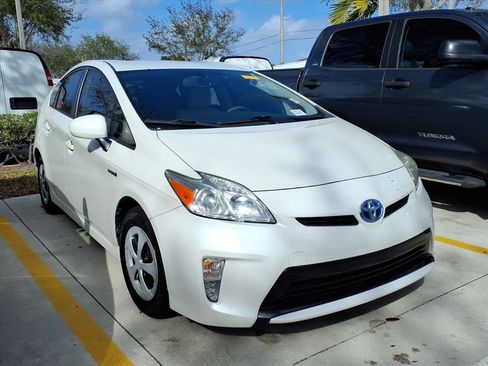 Used 2014 Toyota Prius Four image 4