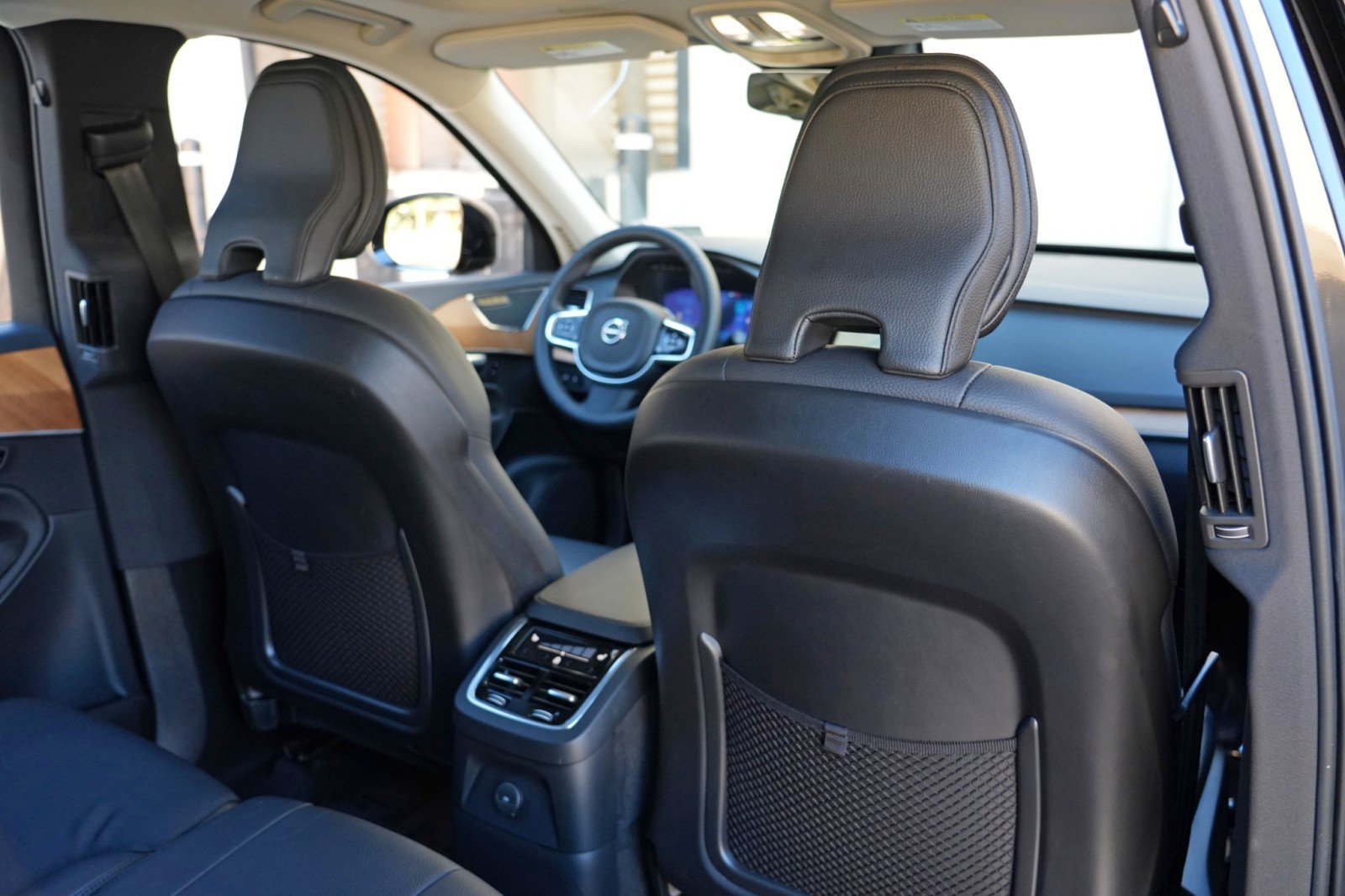 Used 2023 Volvo XC90 T8 Plus AWD/4WD image 43