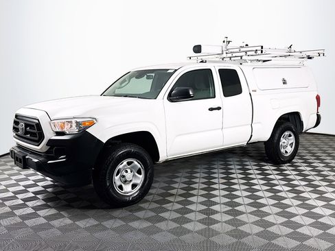 Used 2021 Toyota Tacoma SR image 4