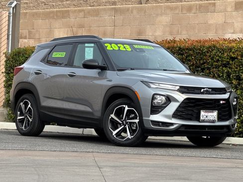 Certified 2023 Chevrolet TrailBlazer RS w/ Sun and Liftgate Package FWD image 2