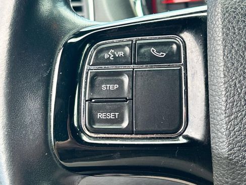 Used 2019 Dodge Grand Caravan SXT FWD image 31