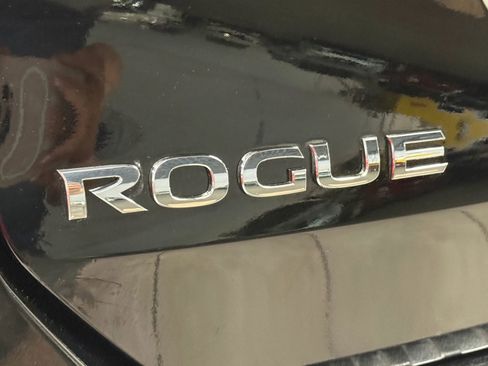 Used 2015 Nissan Rogue S AWD/4WD image 13